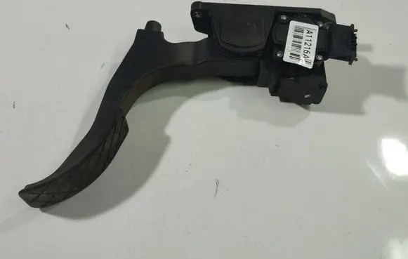 Volkswagen Polo IV 9N3 Accelerator throttle pedal 0280752215