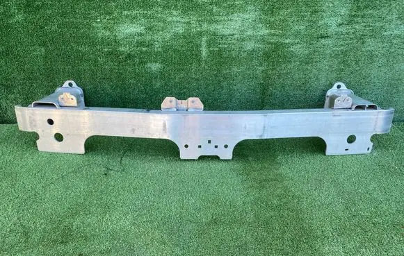 Opel Mokka B Front bumper support beam 983560748002