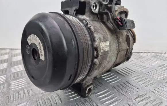 Mercedes-Benz C W204 Air conditioning (A/C) compressor (pump) A0008302700