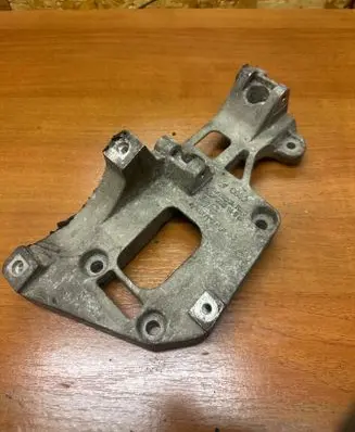 Volkswagen Golf V Generator/alternator bracket 06F903143B