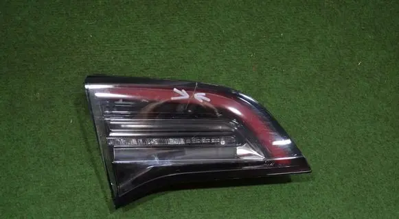 Tesla Model 3 Tailgate rear/tail lights 1077401 1077403