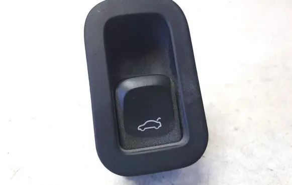 Audi A8 S8 D4 4H Tailgate/boot open switch button 4H0868397