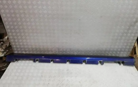 Foot area side trim