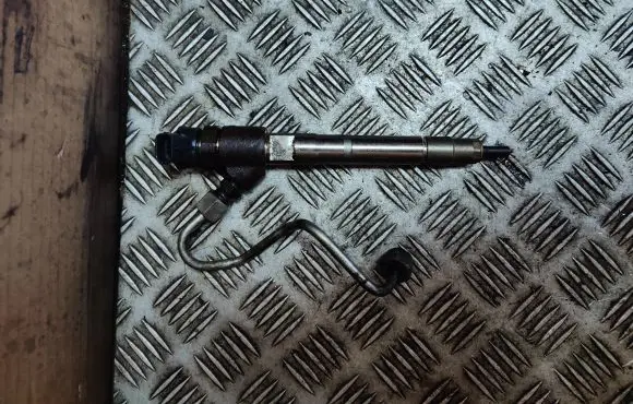Maserati Levante Fuel injector 0445110523