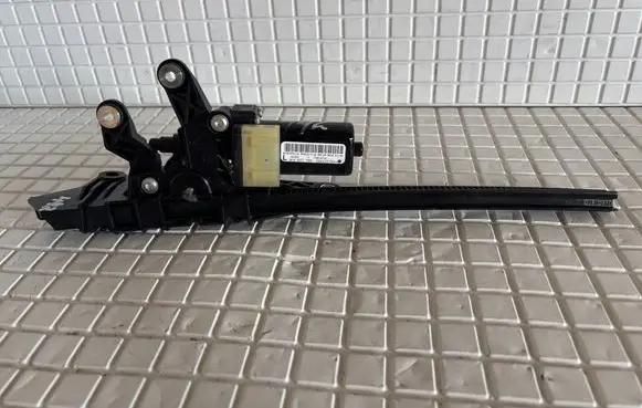 Audi S5 Seat belt adjustment motor 8F0857759 306625799AC