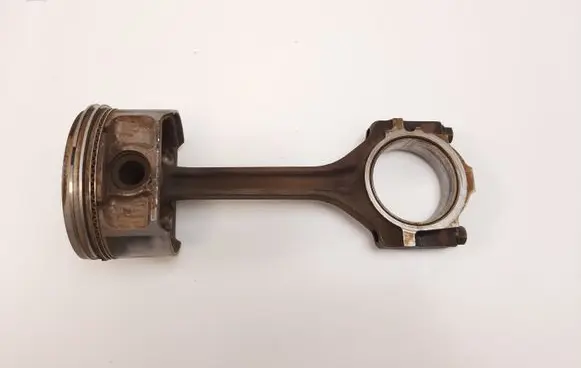 Lincoln Navigator Piston with connecting rod