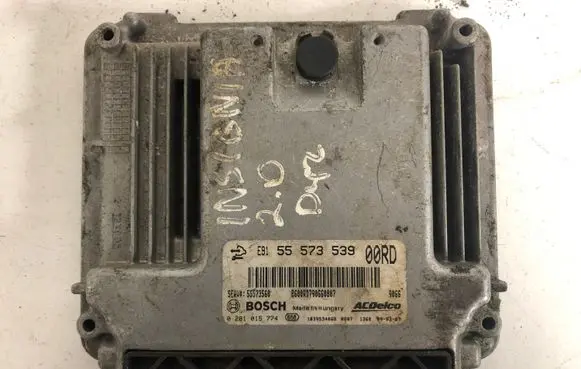 Opel Insignia A Engine control unit/module 55573539 0281015774