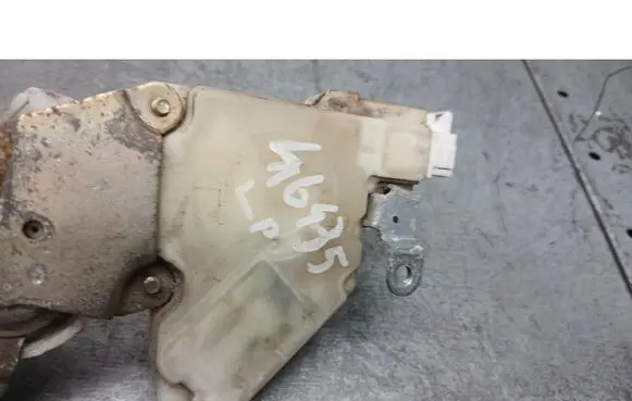 Nissan Almera Tino Rear door lock 82562BM760