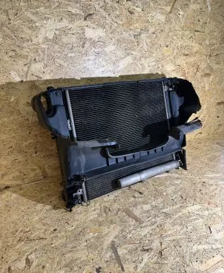Mercedes-Benz R W251 Intercooler radiator A2515000004