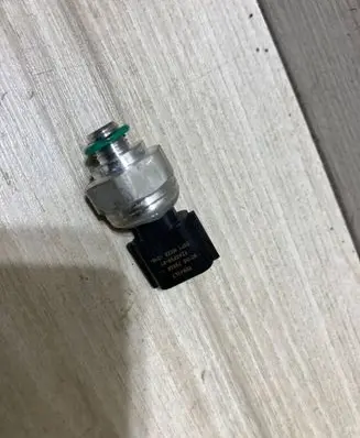 Air conditioning (A/C) pressure sensor