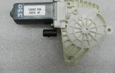 Mercedes-Benz A W169 Front door window regulator motor 996138101 A1698201542