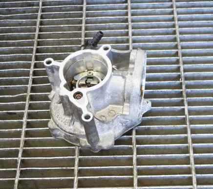 Audi A5 Sportback 8TA Vacuum pump 06K145100B