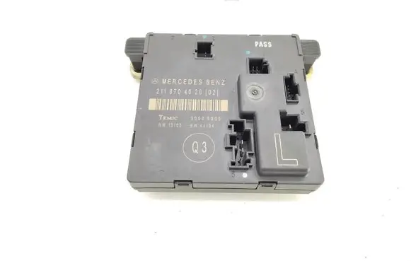 Mercedes-Benz E W211 Door control unit/module 2118704026