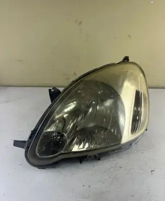Toyota Yaris Headlight/headlamp