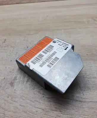BMW 7 E38 Airbag control unit/module 8374799