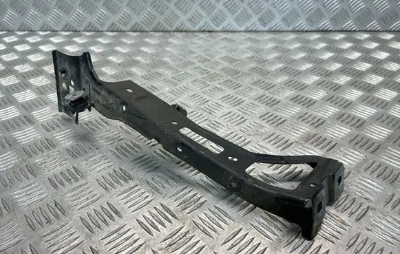 Audi A5 Fender mounting bracket 8W6821131B