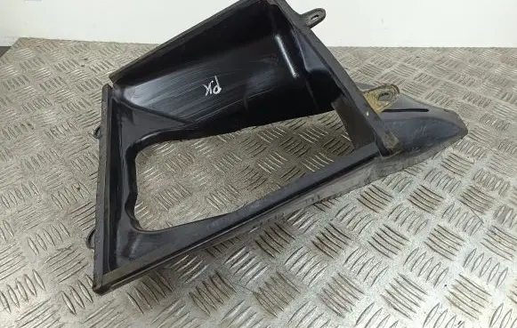Maserati Quattroporte Intercooler air channel guide 