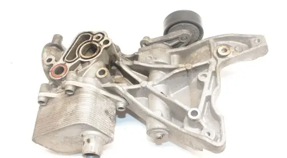 Volkswagen PASSAT CC Generator/alternator bracket 06J903143P