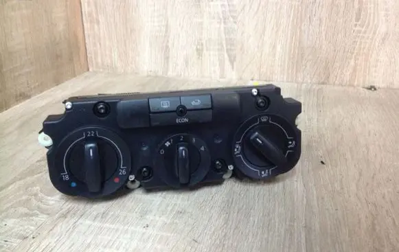 Volkswagen Golf V Climate control unit