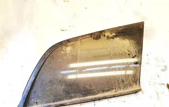 Toyota Avensis T220 Rear side window