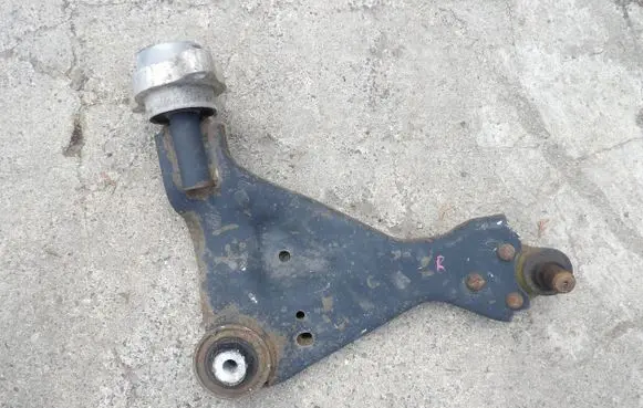 Mercedes-Benz Vito Viano W639 Front lower control arm/wishbone
