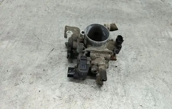 Suzuki Swift I Throttle body valve 1813783E11DENSO