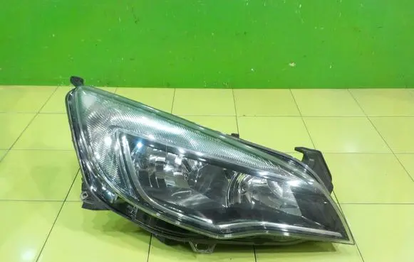 Opel Astra J Headlight/headlamp 1LG01001170