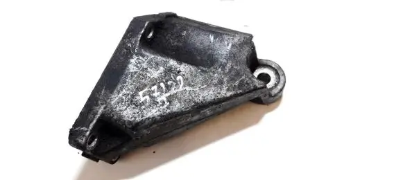 Lexus IS 200-300 Engine mounting bracket