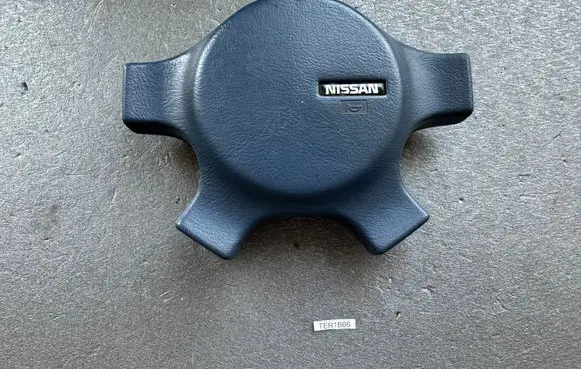 Steering wheel buttons/switches