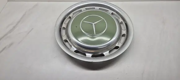 Mercedes-Benz W123 R14 wheel hub/cap/trim 
