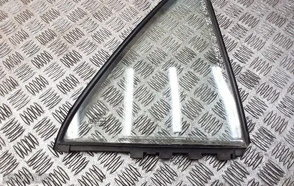 Toyota Avensis T250 Rear vent window glass e643r00048