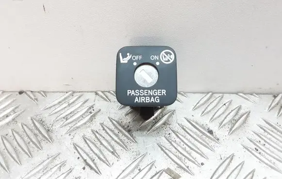 Lexus IS 220D-250-350 Passenger airbag on/off switch 1672R82