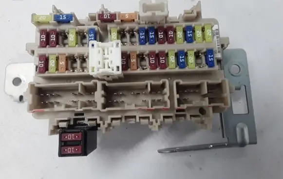 Renault Kadjar Fuse module 243808901R