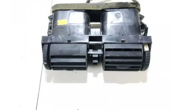 Opel Astra G Dash center air vent grill 90560344