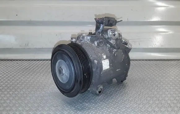 Volkswagen Polo IV 9N3 Air conditioning (A/C) compressor (pump) 6Q0820803K