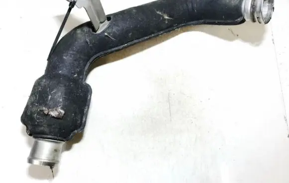 Nissan Note (E11) Intercooler hose/pipe