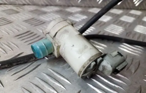 Infiniti FX Windscreen/windshield washer pump 2224643A