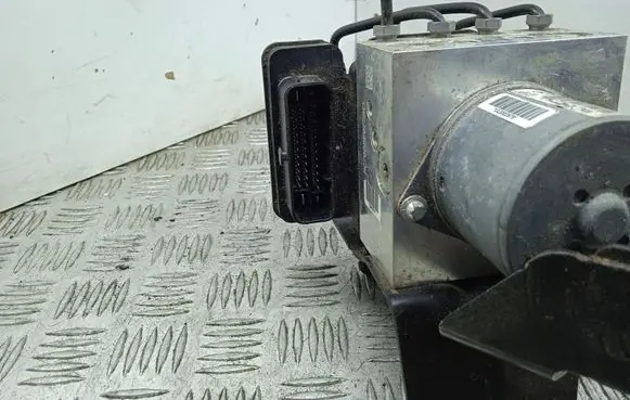 Mercedes-Benz GLE (W166 - C292) ABS Pump A1669013400 A1664310600