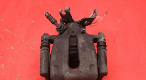 Opel Insignia A Rear brake caliper