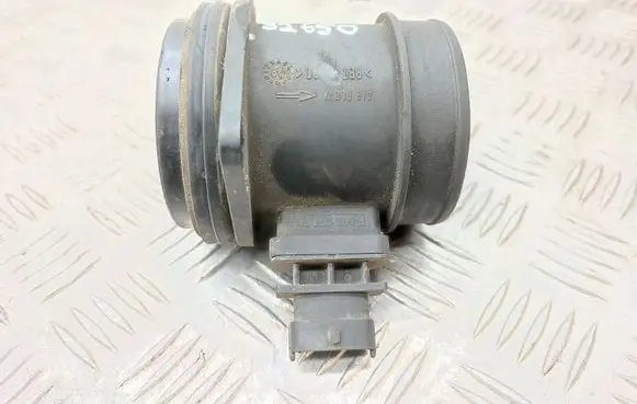 Volvo XC70 Mass air flow meter 3673576 30677999