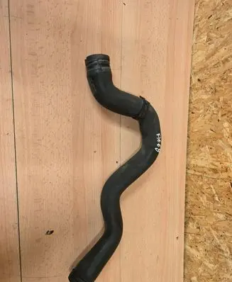 Opel Insignia A Engine coolant pipe/hose 13220133