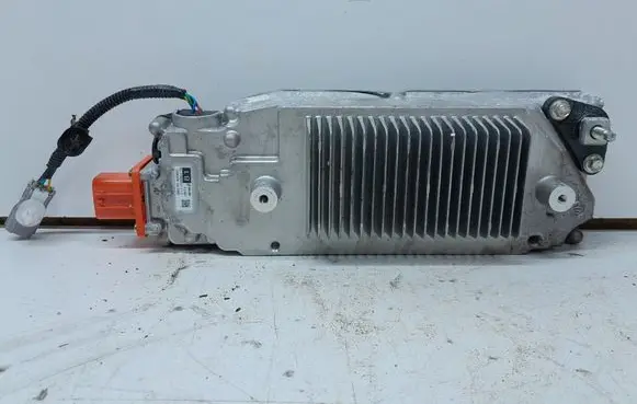 Toyota RAV 4 (XA50) Voltage converter inverter G927042060