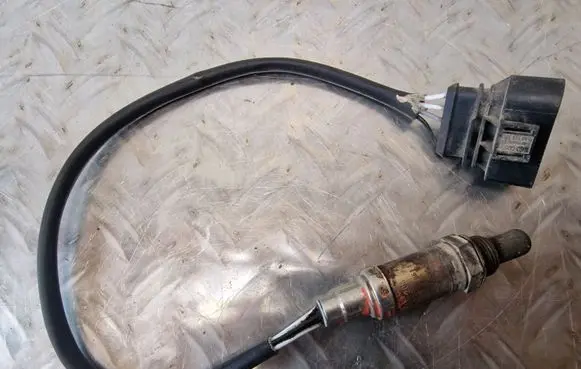 Audi A4 S4 B5 8D Lambda probe sensor 030906265AE