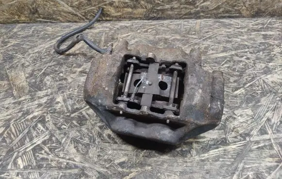Mercedes-Benz S W140 Front brake caliper
