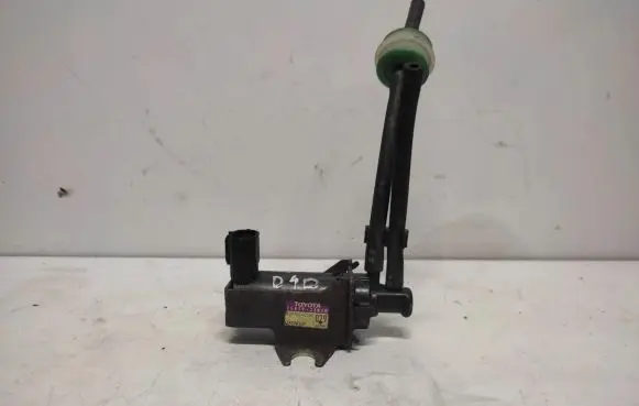 Toyota Yaris Vacuum valve 1397000790