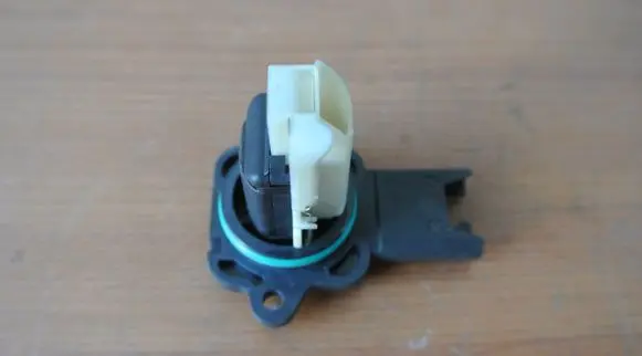 BMW X3 E83 Mass air flow meter 7551638
