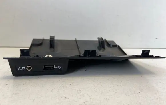 Skoda Octavia Mk3 (5E) AUX in-socket connector 5Q0035724 5e2857367b