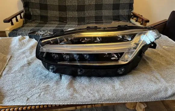 Volvo XC90 Headlight/headlamp 32338952 2211155826