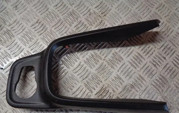 Suzuki Vitara (LY) Gear shifter surround trim plastic 7581154P1