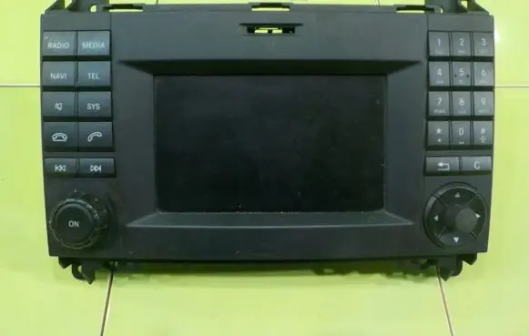 Mercedes-Benz Sprinter W906 Radio/CD/DVD/GPS head unit A9069005203